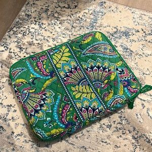 ❗️SOLD❗️Vera Bradley Laptop Case